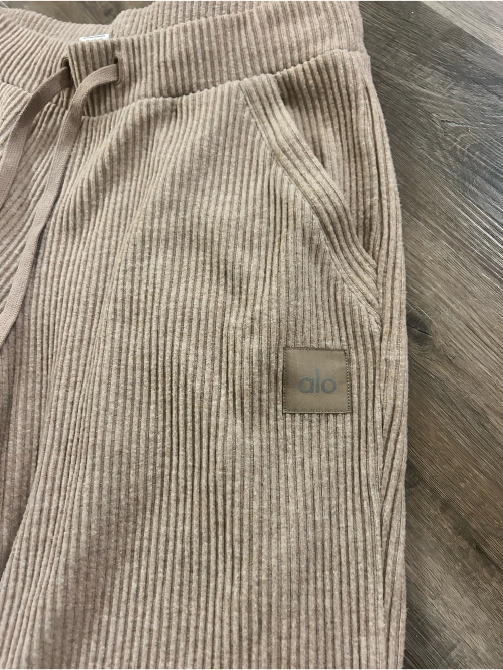 ALO Yoga Kids Ribbed Joggers in Taupe Beige
